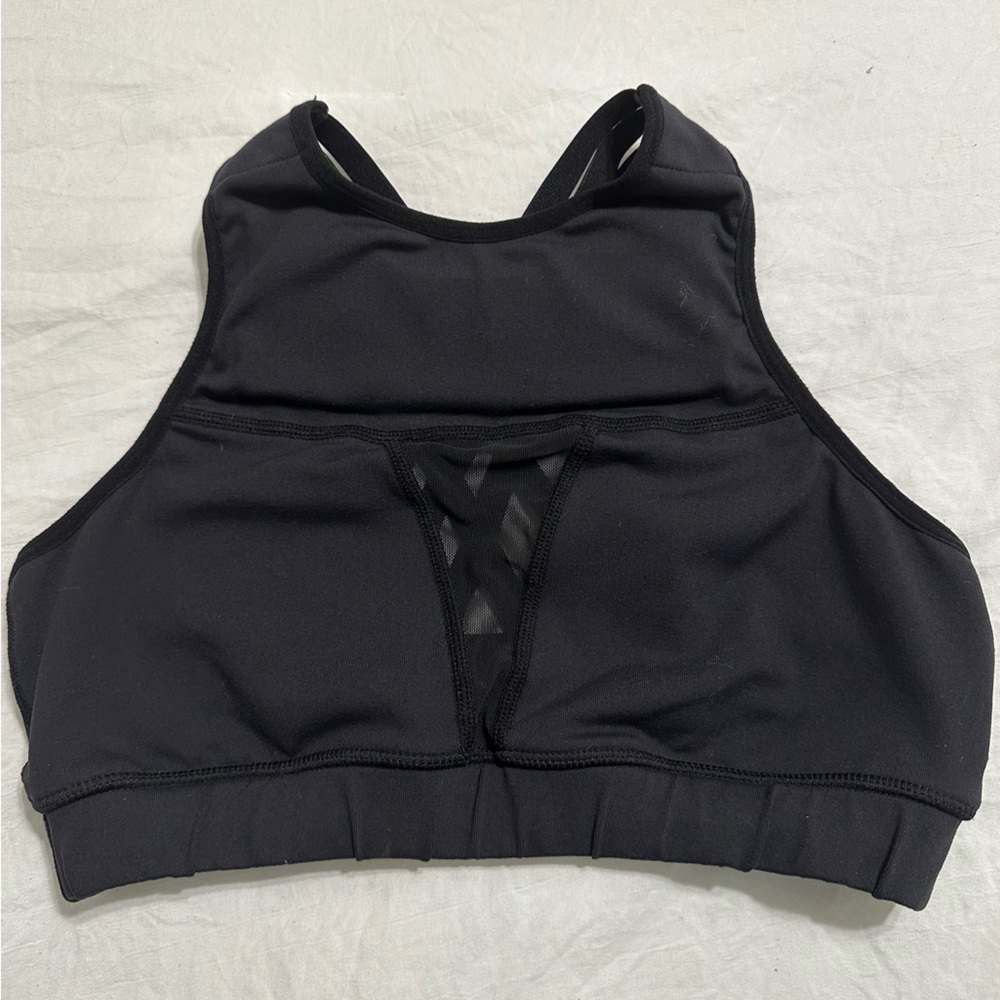 CHESTEE Tiffany style black sports bra